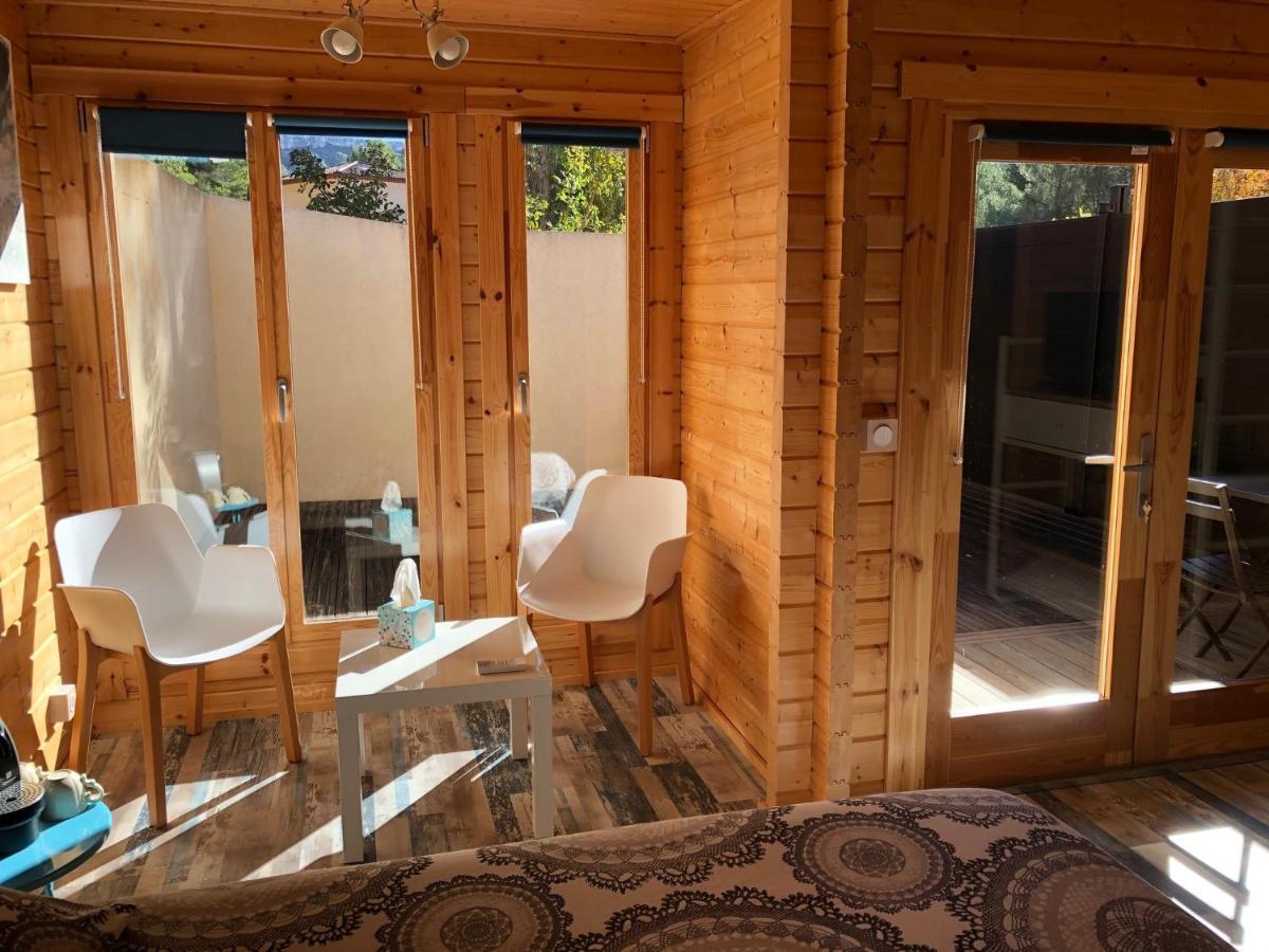 Chalet De La Source Rognac Esterno foto